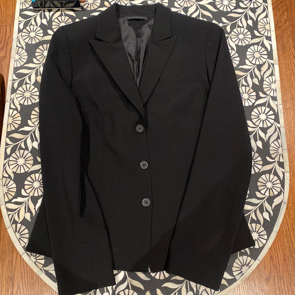 Elie Tahari 3 button black blazer (8)